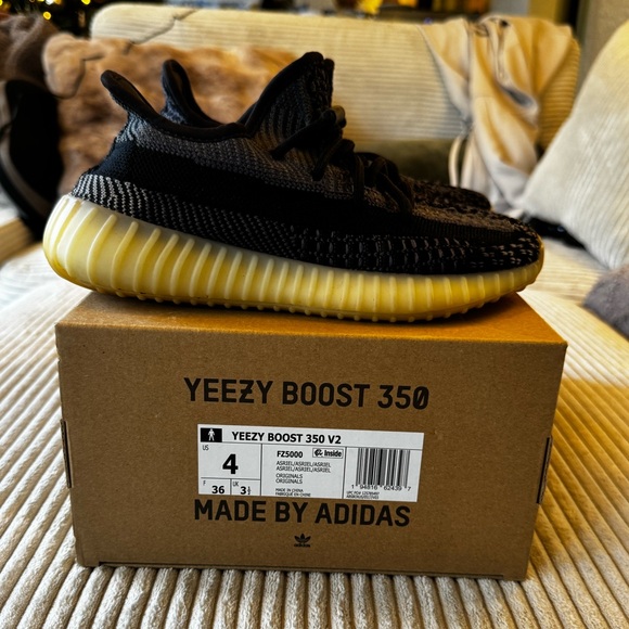 Size 4 - Yeezy 350 V2 Carbon - EU 36 NWOT - Picture 3 of 5